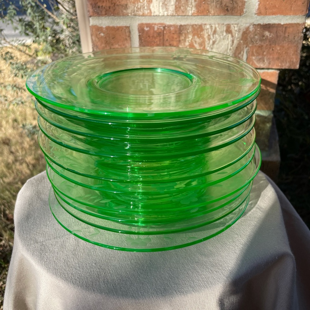 🌸SOLD🌸 *Do not purchase* Uranium Green Glass Plates